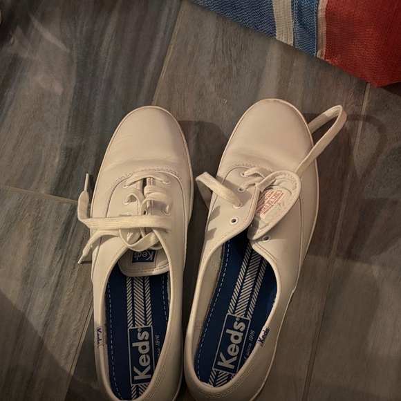 Keds Classic White Sneakers - SZ10 - Picture 2 of 7